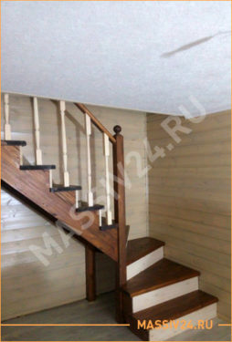 Деревянная лестница из массива сосны