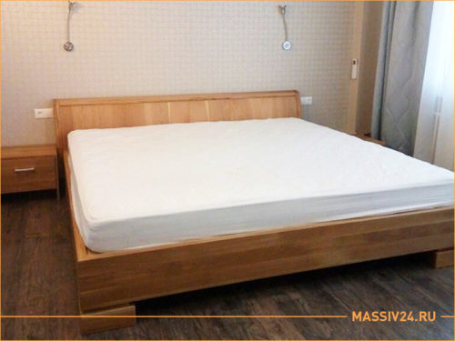 Широкая кровать из массива березы